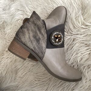 Lindsay Phillips Taupe and Tan Ankle Booties size 9